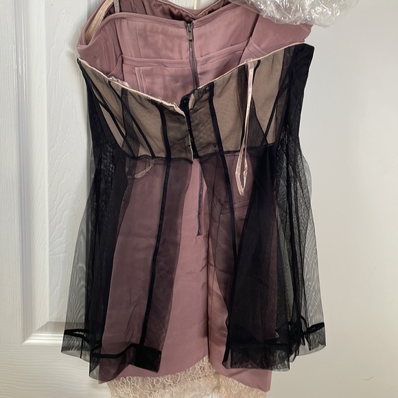 BCBG Runway strapless Dress size 4 pre owned non smoking house - Picture 2 of 2